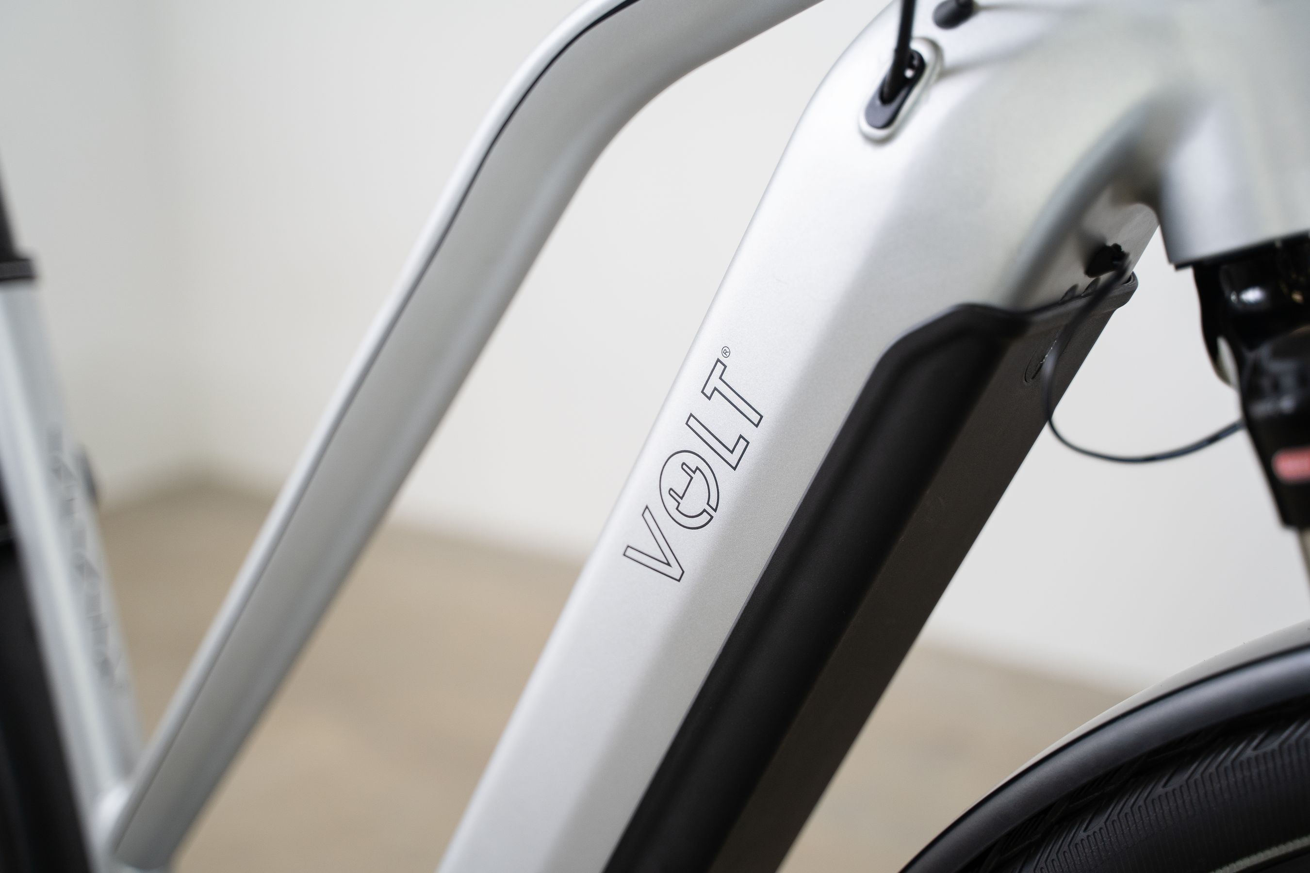 Volt Infinity LS Shimano STEPS studio photograph