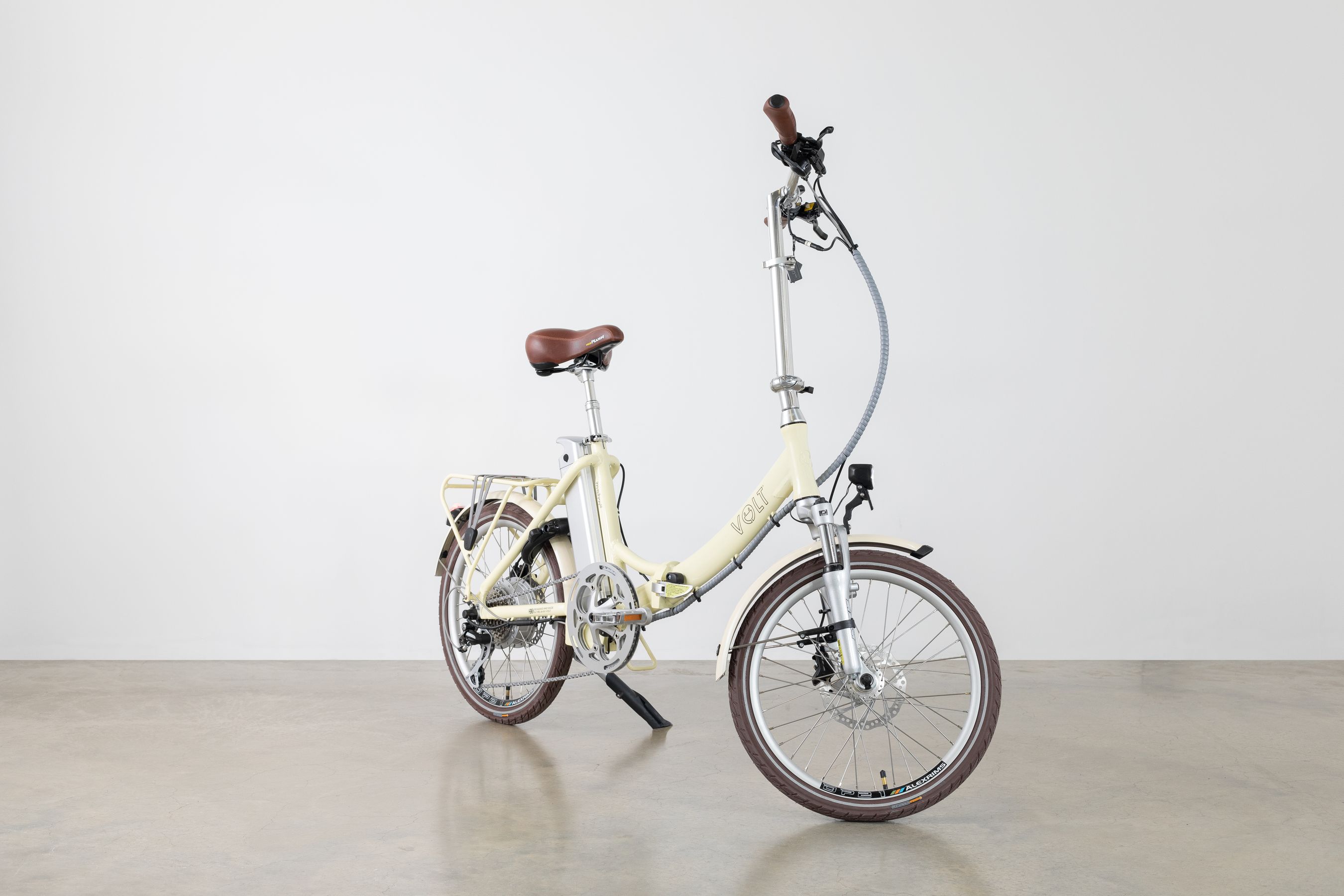 Volt Metro LS E-bike studio photograph