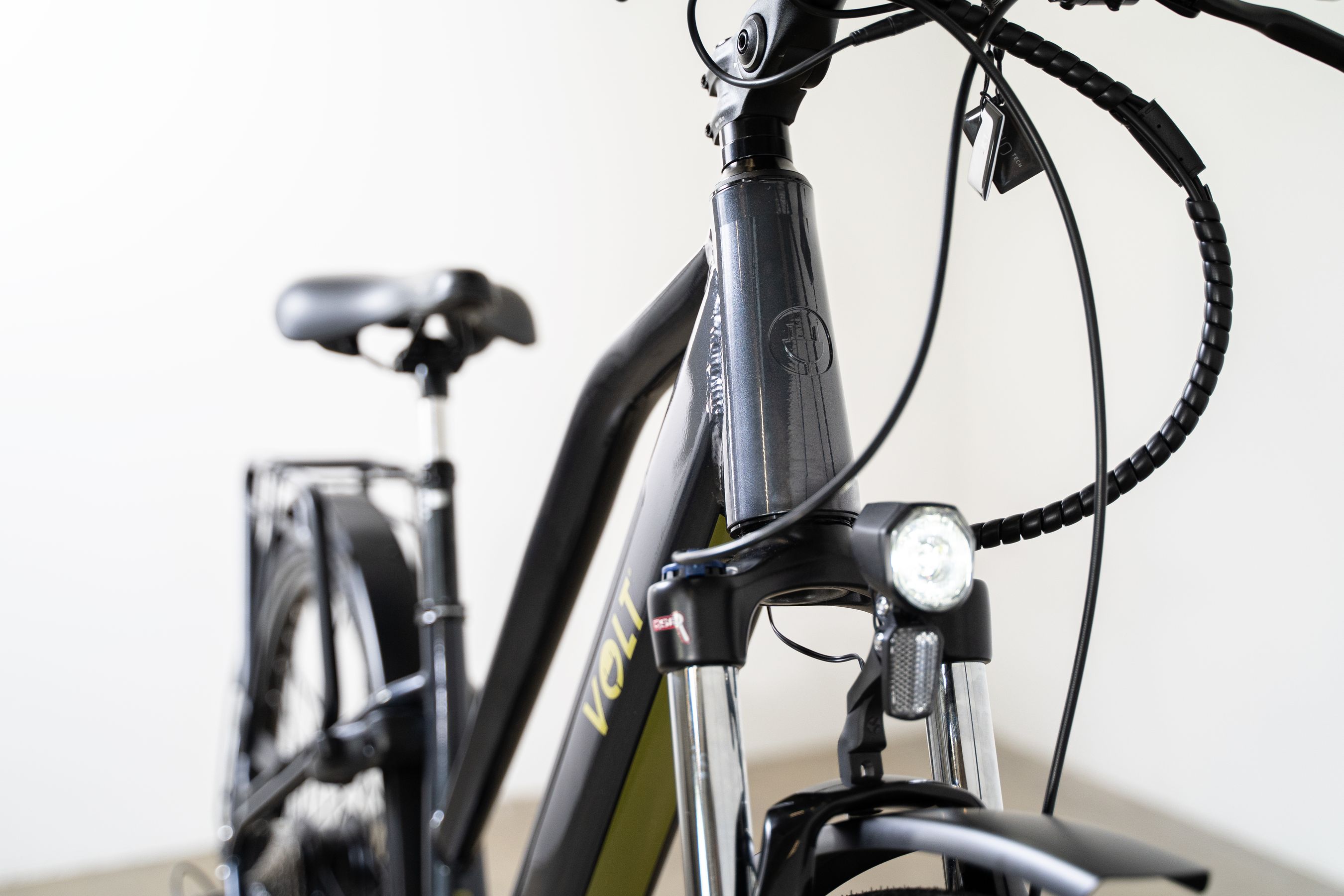 Volt Pulse LS Step Through E-bike studio photograph
